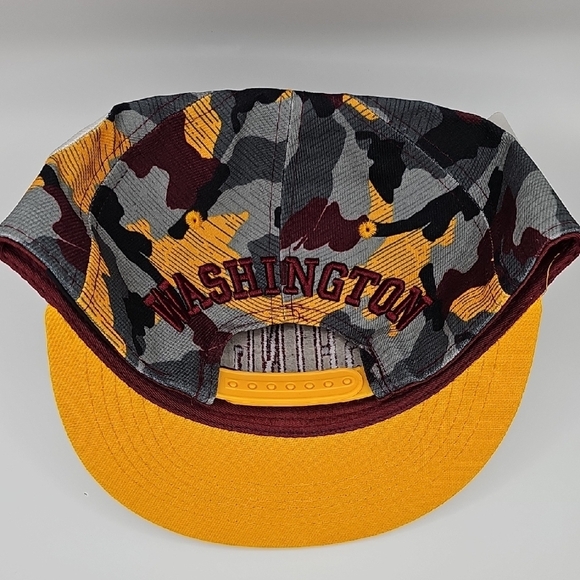 Washington Camo Snapback Hat - Picture 2 of 6